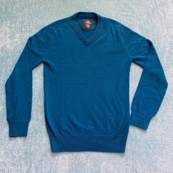 3/$12!! Cerulean V neck Pullover - Picture 3 of 4